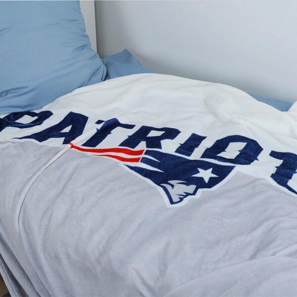 NFL Wellsoft-Flauschdecke 150cm x 200cm - New England Patriots Logo